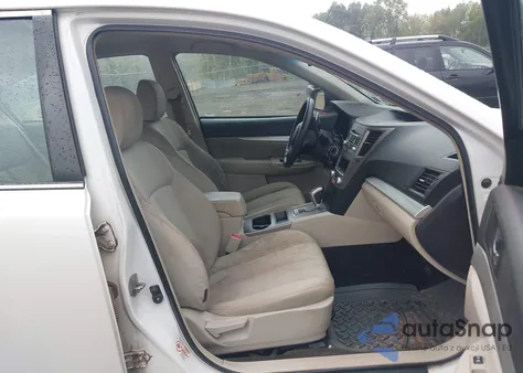 2011 Subaru Legacy 2.5I z USA, uszkodzony, nr VIN 4S3BMBA60B3263991